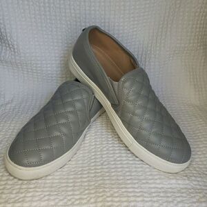Steve Madden Electric/Eltro1s1 Women's Size 9M Gray Quilted Slip On Sneakers